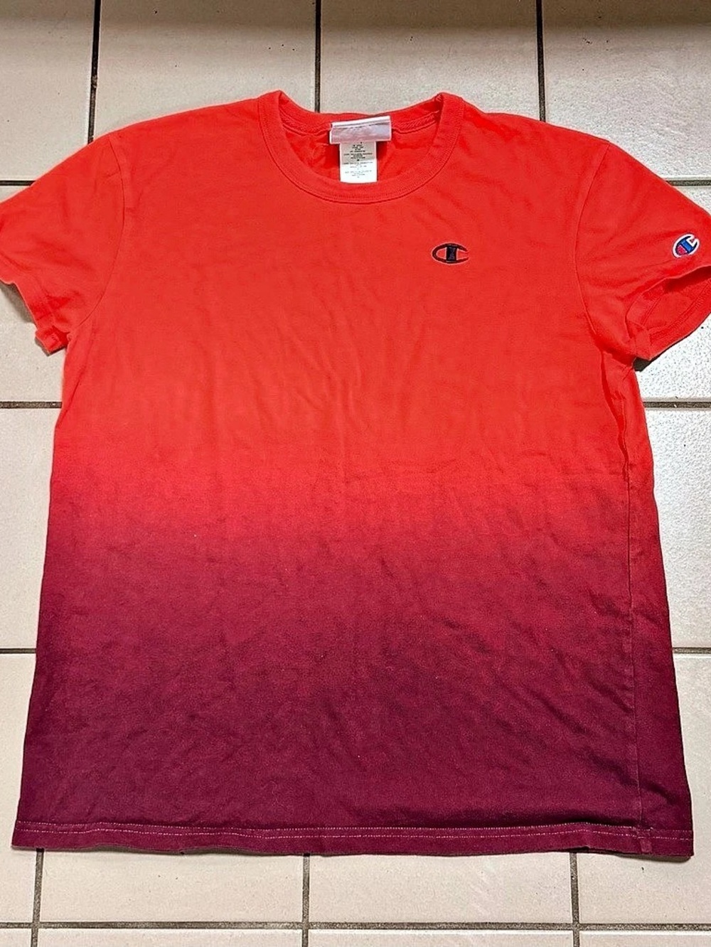 Champion Ombre Short Sleeve Tee in Red & Purple Size Small Like New